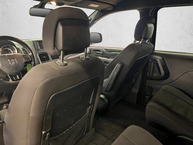 Used 2018 Dodge Grand Caravan SE FWD image 16