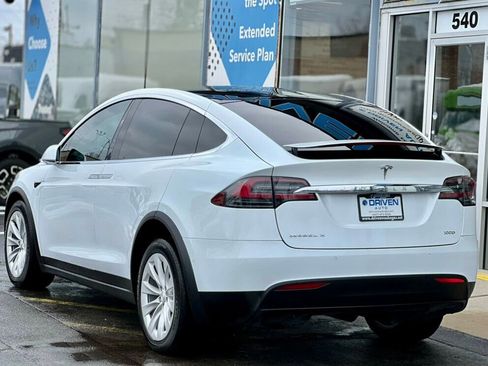 Used 2018 Tesla Model X 100D image 3