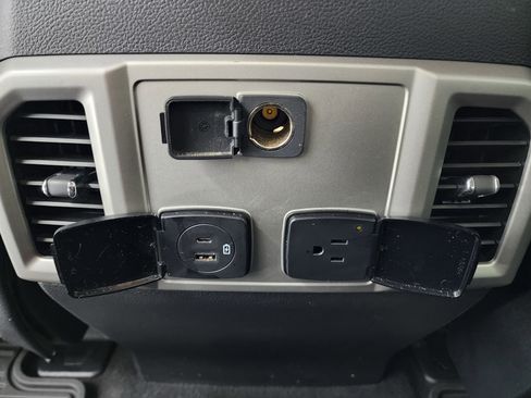 Used 2020 Ford F250 Lariat image 40