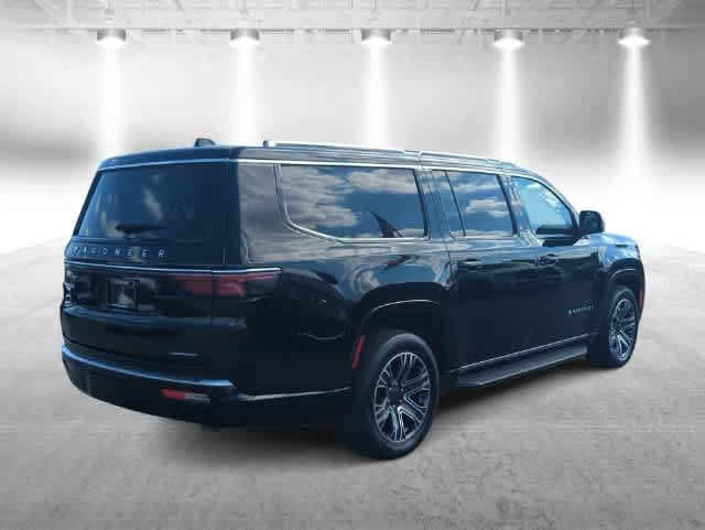 Certified 2024 Jeep Wagoneer L Series II w/ Flexible Seating Group AWD/4WD image 8