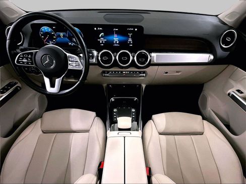 Used 2022 Mercedes-Benz GLB 250 4MATIC image 14