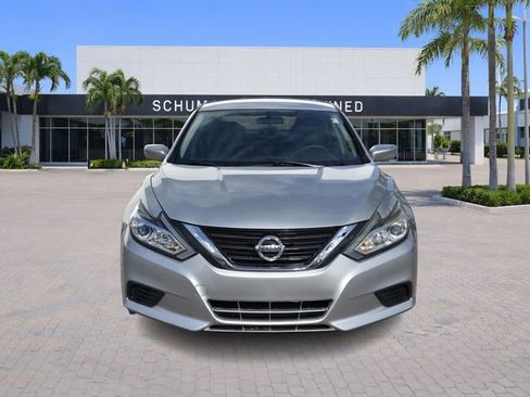 Used 2016 Nissan Altima 2.5 S w/ Power Driver Seat Package image 2