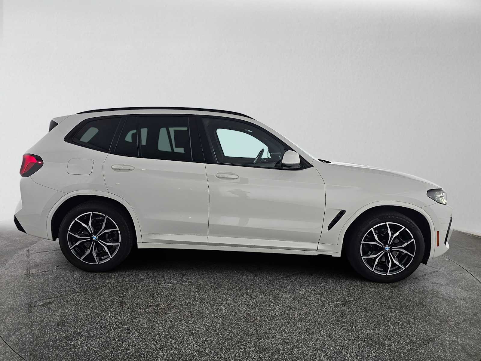 Used 2024 BMW X3 sDrive30i w/ M Sport Package RWD image 2