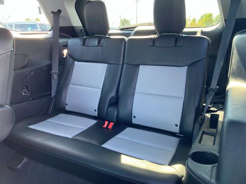 Used 2022 Ford Explorer XLT w/ Equipment Group 202A AWD/4WD image 29