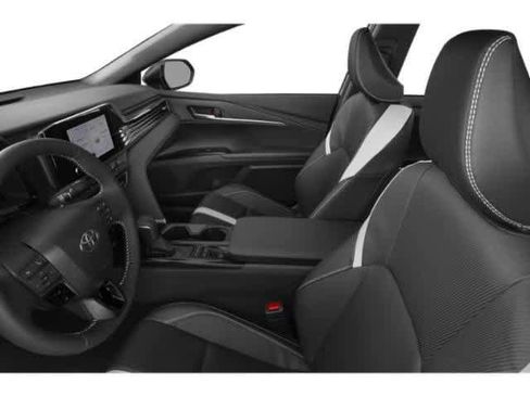 Used 2025 Toyota Camry SE AWD/4WD image 10