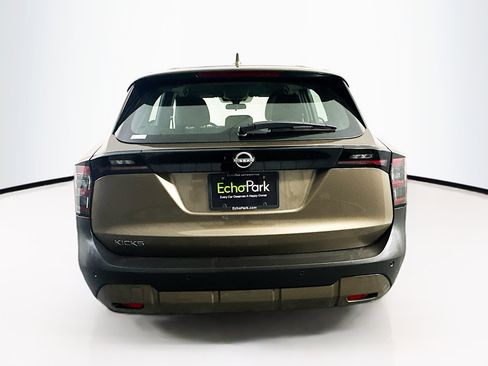 Used 2025 Nissan Kicks S image 7