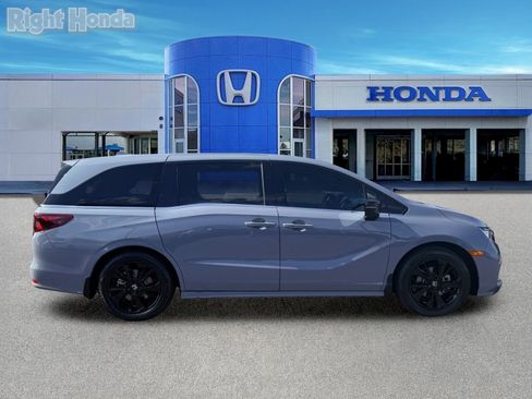 Used 2024 Honda Odyssey Sport image 8