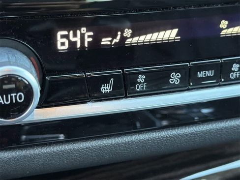 Used 2023 BMW 530e xDrive image 23