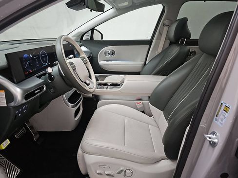 Used 2026 Hyundai Ioniq 9 Calligraphy AWD/4WD image 8