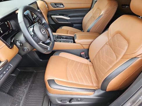 Certified 2023 Nissan Pathfinder Platinum image 14