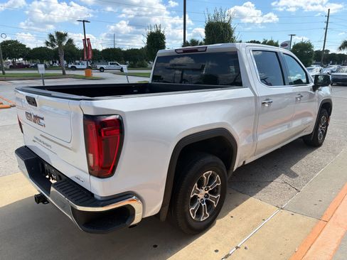 Used 2025 GMC Sierra 1500 SLT RWD image 17