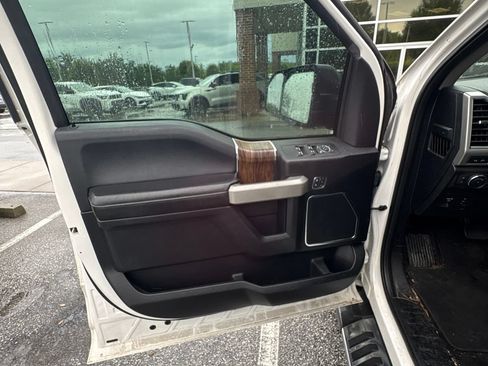 Used 2018 Ford F150 Lariat w/ Equipment Group 502A Luxury AWD/4WD image 2