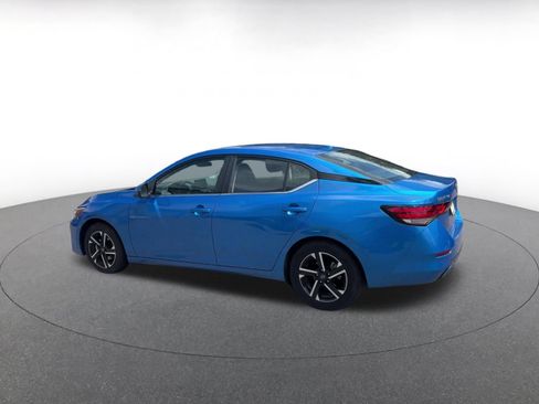 Used 2025 Nissan Sentra SV FWD image 7