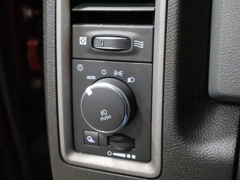 Used 2019 RAM 1500 Express w/ Express Value Package image 31