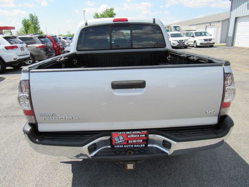 Used 2013 Toyota Tacoma 4x4 Double Cab w/ TRD Off-Road Pkg image 5