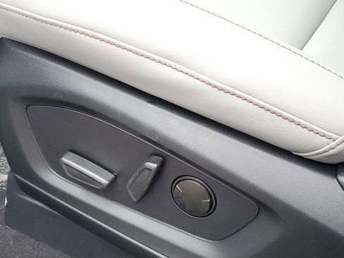 New 2026 Ford Explorer Active w/ Active Comfort Package image 8