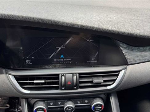 Used 2019 Alfa Romeo Giulia w/ Quick Order Package 22K Sport image 25