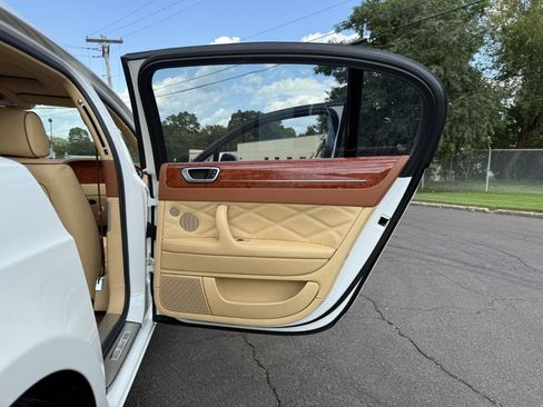 Used 2011 Bentley Flying Spur Flying Spur Speed image 23