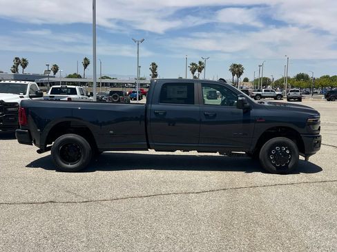 New 2026 RAM 3500 Laramie AWD/4WD image 9