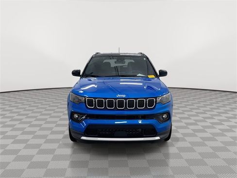 Used 2024 Jeep Compass Limited image 3