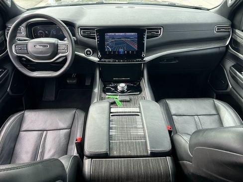 Used 2022 Jeep Wagoneer Series II image 28