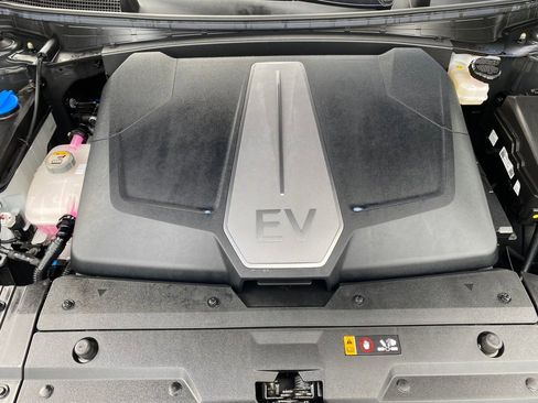Used 2023 Kia EV6 Wind RWD image 10
