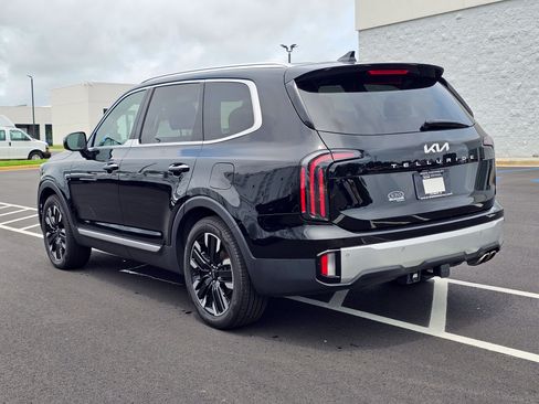 Used 2024 Kia Telluride SX w/ Towing Package FWD image 13
