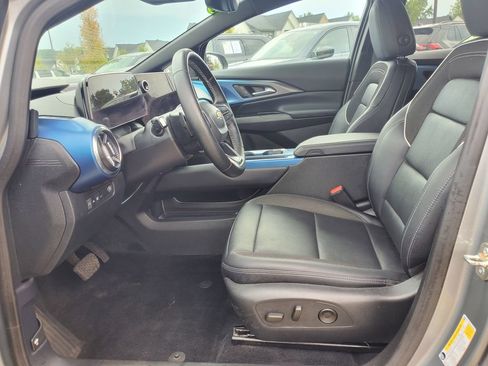 Used 2025 Chevrolet Equinox EV LT w/ Convenience Package II FWD image 18