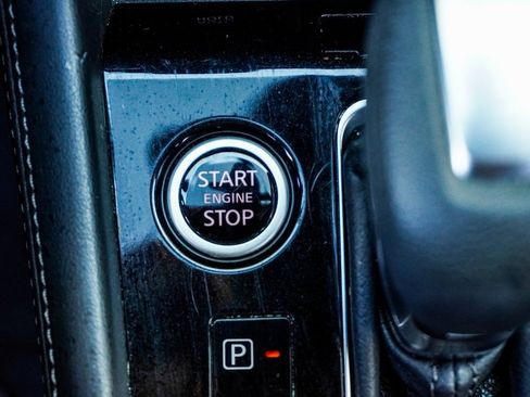 Used 2024 Nissan Kicks SR w/ SR Premium Package image 30