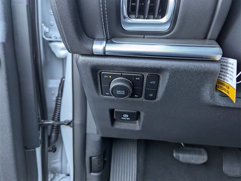 New 2025 Ford Expedition Platinum w/ Driver's Package image 20