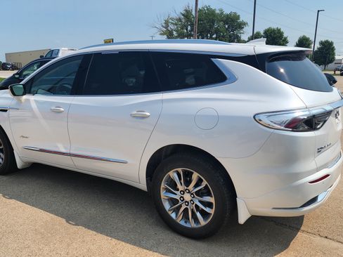 Used 2022 Buick Enclave Avenir w/ Trailering Package, 5000 lbs. AWD/4WD image 6