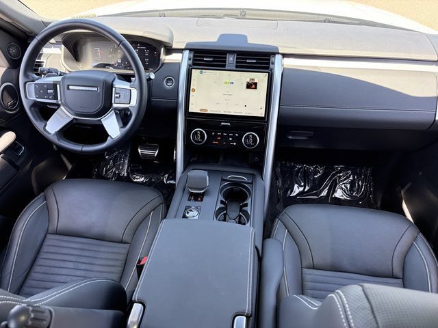 Used 2023 Land Rover Discovery HSE R-Dynamic AWD/4WD image 24