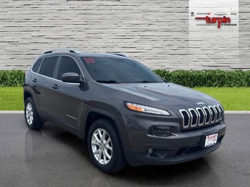 Used 2018 Jeep Cherokee Latitude Plus w/ Cold Weather Group image 7