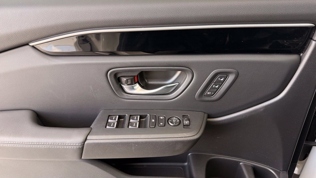 Certified 2025 Honda Pilot Touring image 34