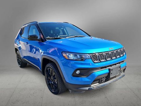 Used 2024 Jeep Compass Latitude w/ Convenience Group image 2