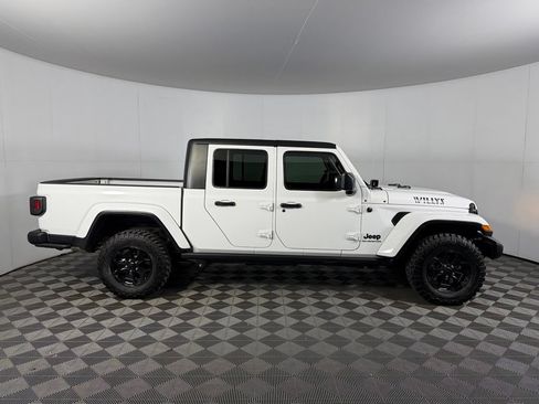Used 2021 Jeep Gladiator Sport AWD/4WD image 7