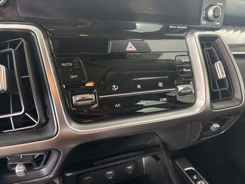 Used 2022 Kia Sorento S image 15