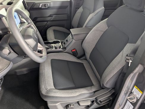 New 2025 Ford Bronco 4-Door image 9