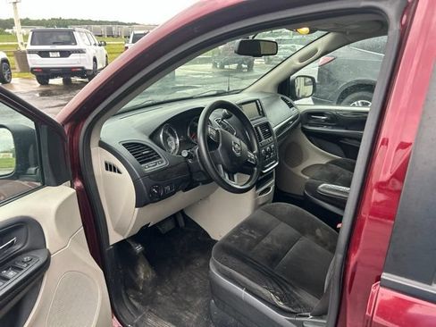 Used 2018 Dodge Grand Caravan SE w/ UConnect Hands-Free Group FWD image 7