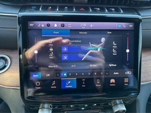 Used 2023 Jeep Grand Cherokee Summit w/ Luxury Tech Group V image 20