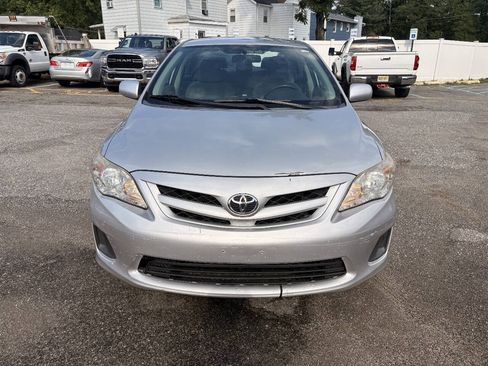Used 2011 Toyota Corolla LE FWD image 3