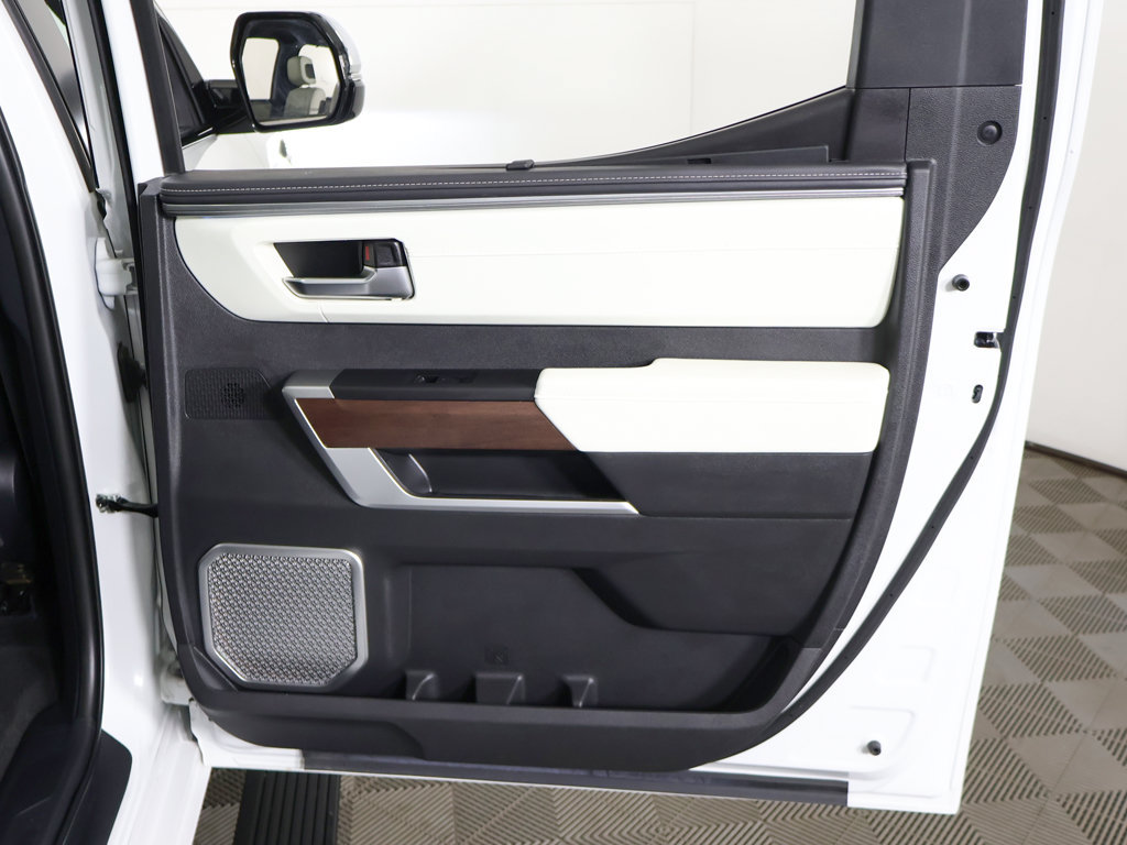 Used 2024 Toyota Tundra Capstone AWD/4WD image 31