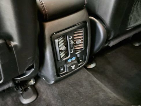 Used 2021 Dodge Durango R/T w/ Technology Group RWD image 27