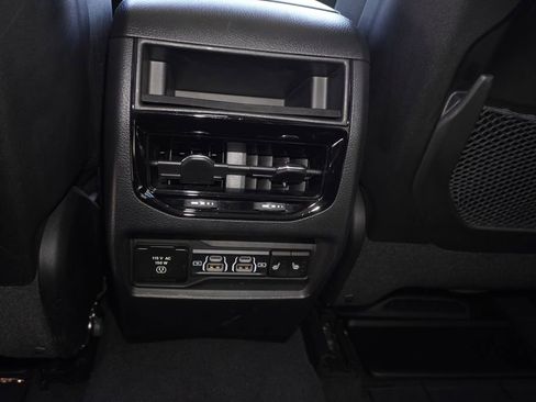 Used 2023 Jeep Grand Cherokee Limited AWD/4WD image 7