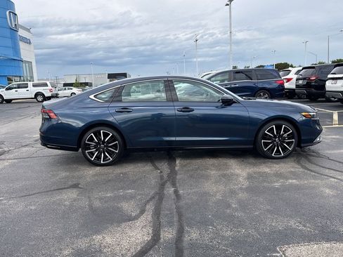 Used 2024 Honda Accord Touring image 12