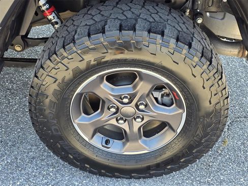 Used 2020 Jeep Gladiator Rubicon image 38