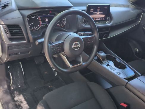 Used 2024 Nissan Rogue S FWD image 10
