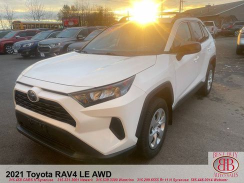 Used 2021 Toyota RAV4 LE image 7