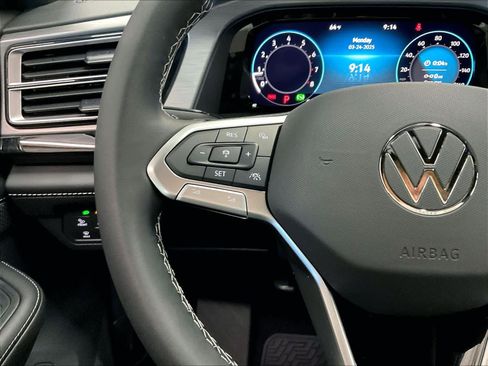 New 2025 Volkswagen Atlas Cross Sport SE image 17