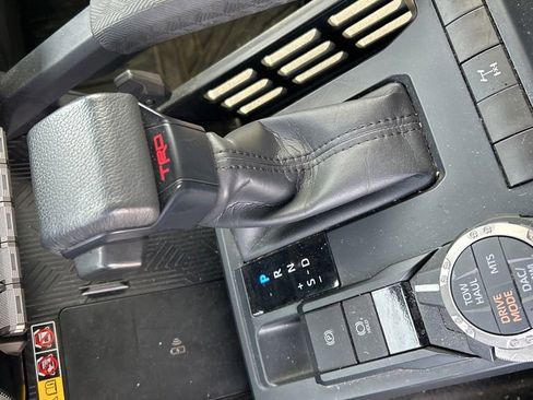 Used 2024 Toyota Tacoma TRD Off-Road w/ TRD Off Road Upgrade Package AWD/4WD image 12
